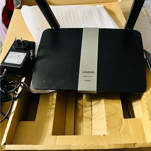 Linksys AC 1200+ - Picture 3 of 4